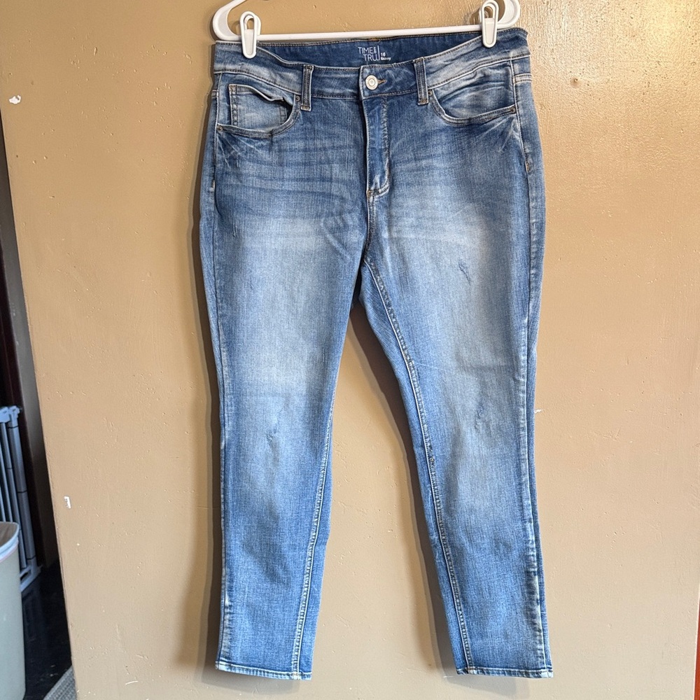 Time and Tru Women's Skinny Jeans - Light Blue Wash